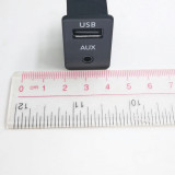 Conector de montaje empotrado AUX USB, cable de carga para Toyota Honda para iPhone Android Smartphone