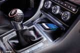 8 70 303 Cargador Inbay® Qi VW Golf VII